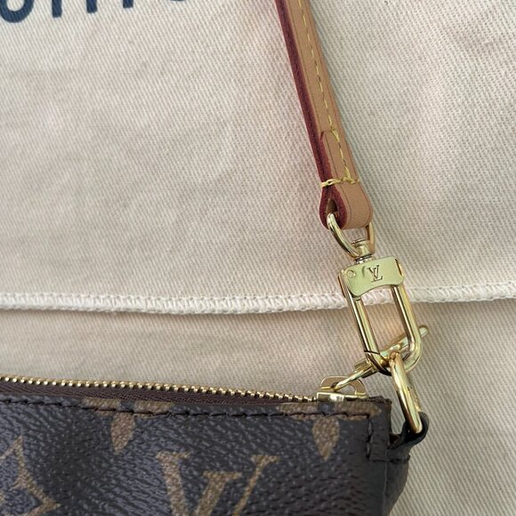 Louis Vuitton Pochette Accessoires w/ Tags PERFECT CONDITION - Picture 4 of 16